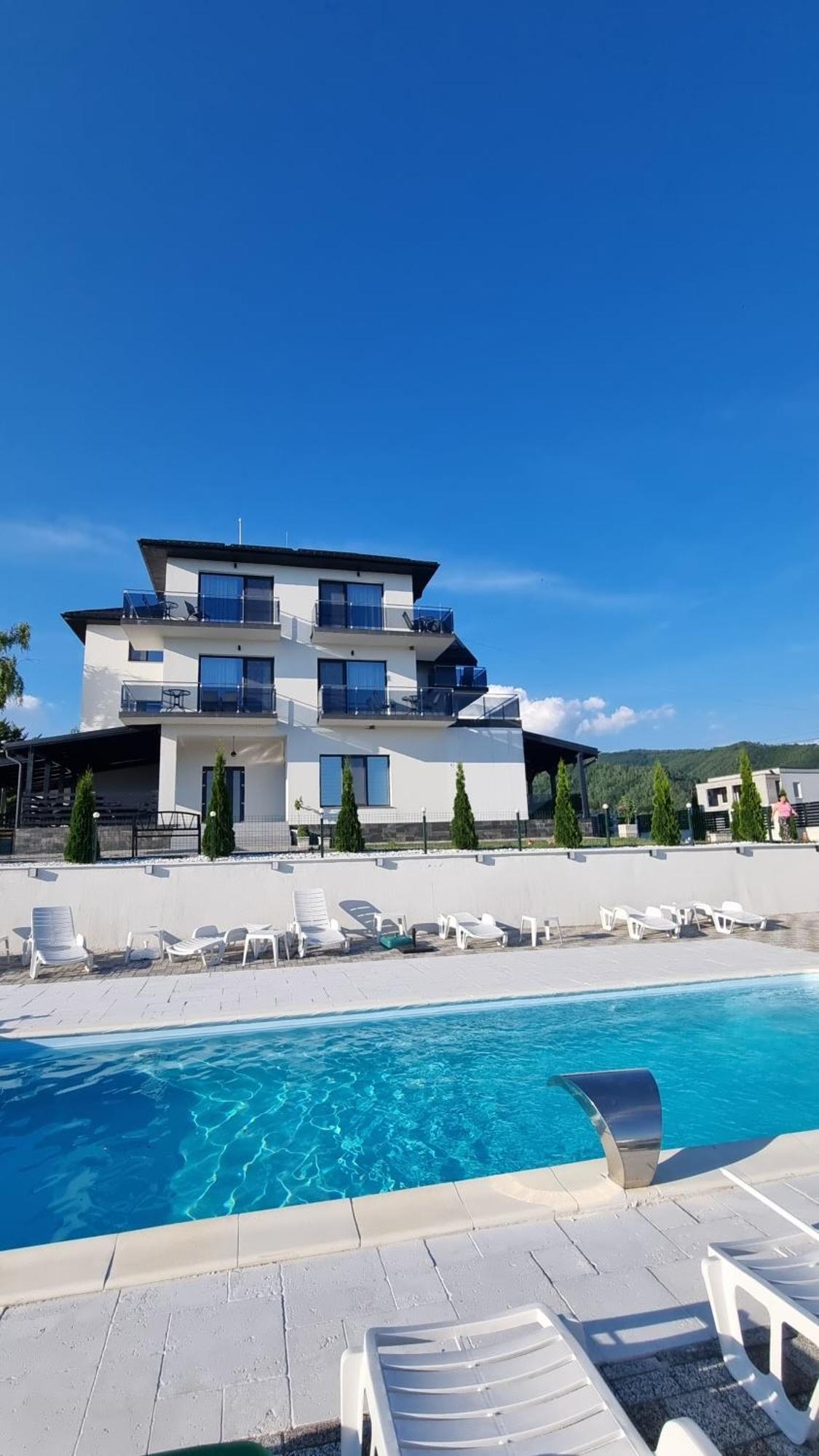 Casa De Vacanta Larisa Novaci-Străini Exterior foto